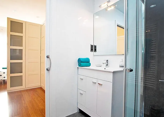 Eixample Esquerre Gran Via Balmes By Interhome ברצלונה