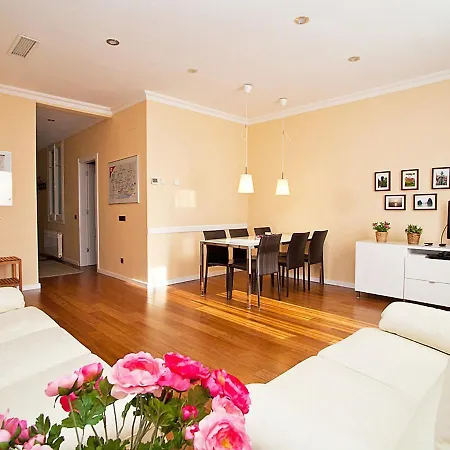 Eixample Esquerre Gran Via Balmes By Interhome Lejlighed